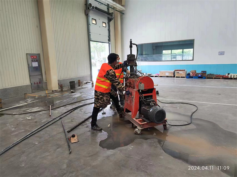 临朐厂房地面下沉塌陷注浆加固施工